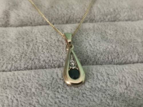 Stunning 9ct Gold Necklace