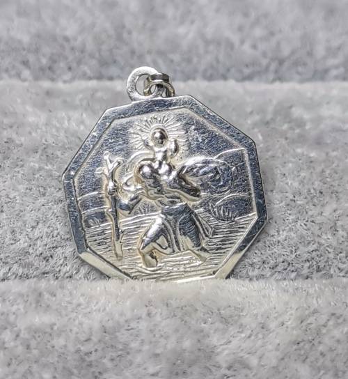 DISCOUNT!!! Detailed Silver Pendant