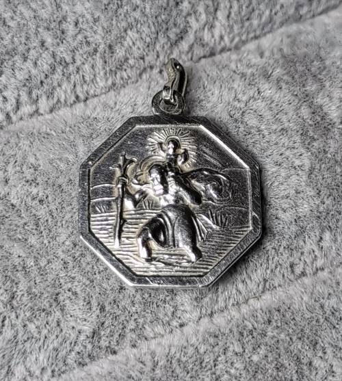 DISCOUNT!!! Detailed Silver Pendant