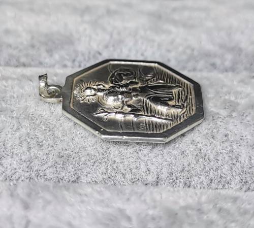 DISCOUNT!!! Detailed Silver Pendant