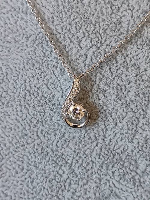 Dazzling Silver Necklace