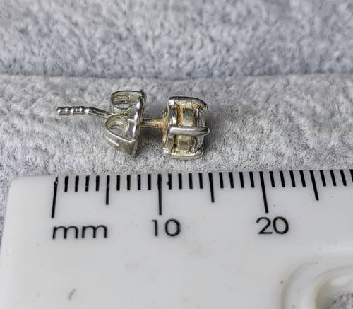 DISCOUNT!!! Silver Stud Earrings