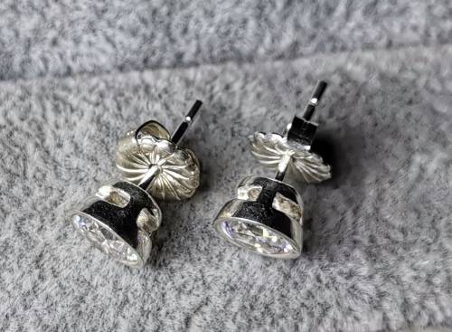DISCOUNT!!! Silver Stud Earrings