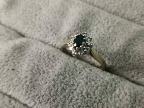 Stunning 9ct Gold Ring