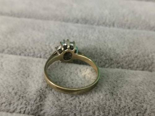 Stunning 9ct Gold Ring