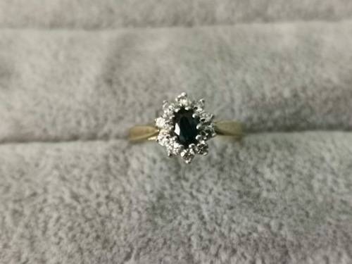 Stunning 9ct Gold Ring