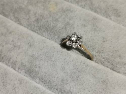 Stunning 14ct Gold Diamond Ring