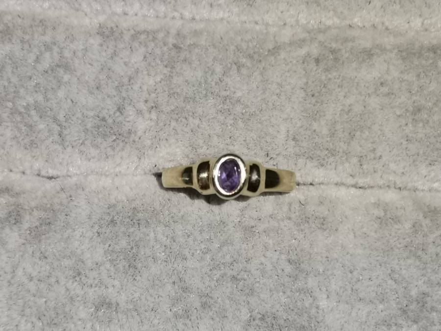 9ct Gold Amethyst Ring