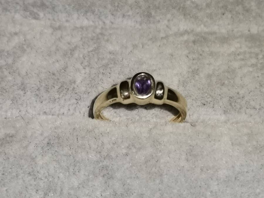 9ct Gold Amethyst Ring