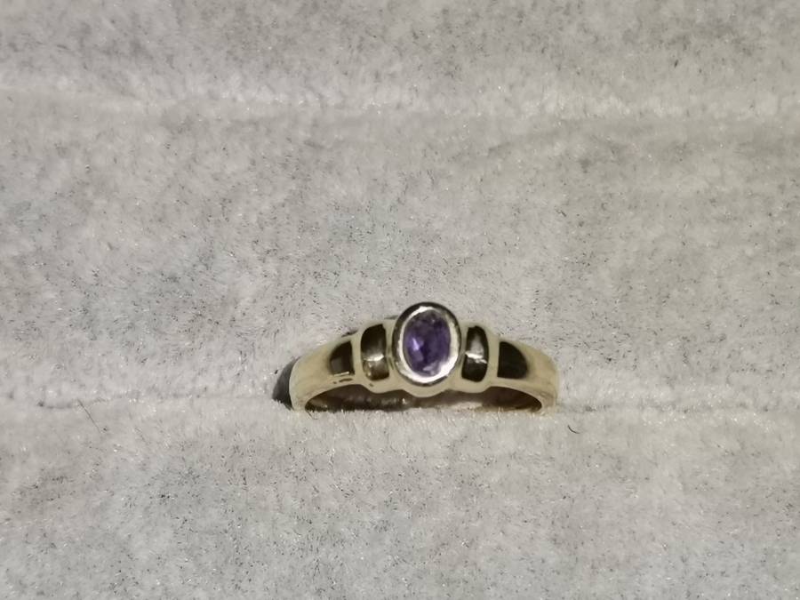 9ct Gold Amethyst Ring