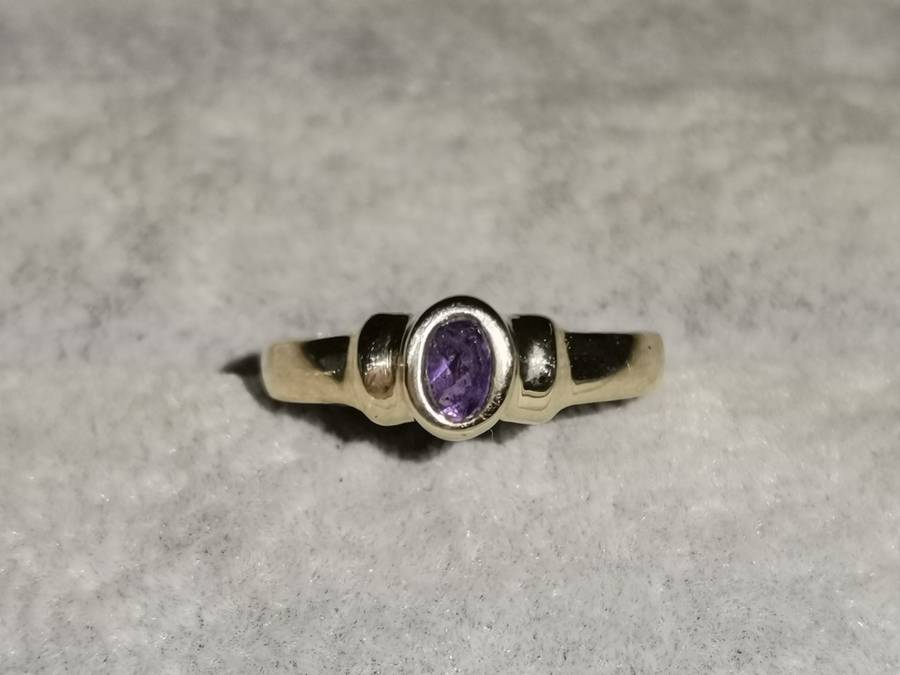 9ct Gold Amethyst Ring