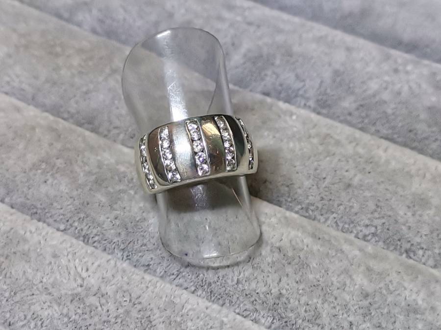Dazzling Silver Ring