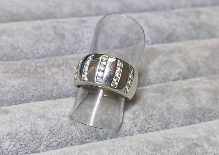 Dazzling Silver Ring