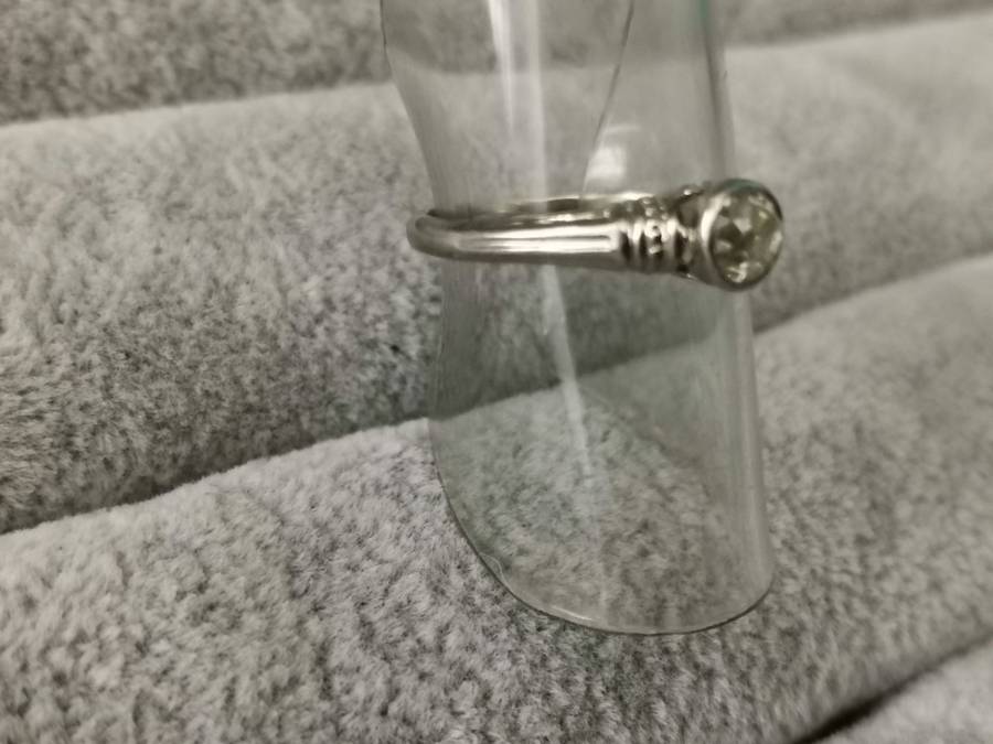 18ct Gold and Diamond Ring