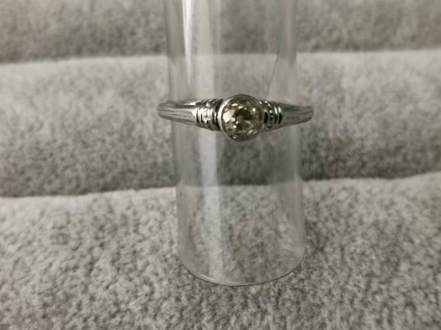 18ct Gold and Diamond Ring