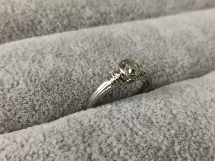 18ct Gold and Diamond Ring