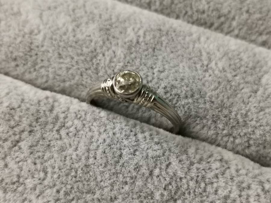 18ct Gold and Diamond Ring