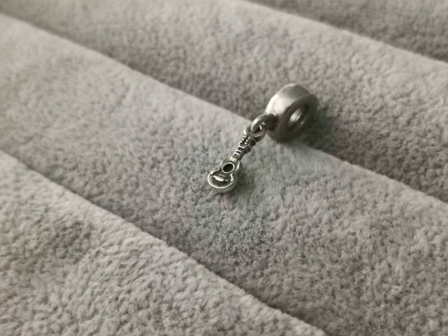 Pandor Guitar Charm