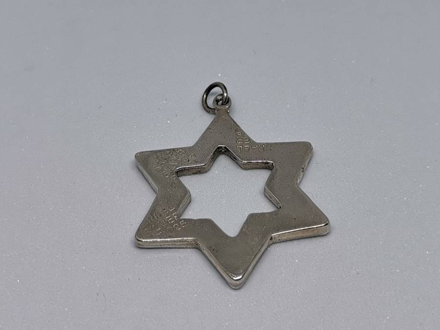 Gorgeous Silver Pendant