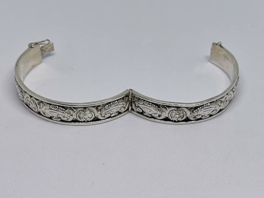 Detailed Silver Bangle