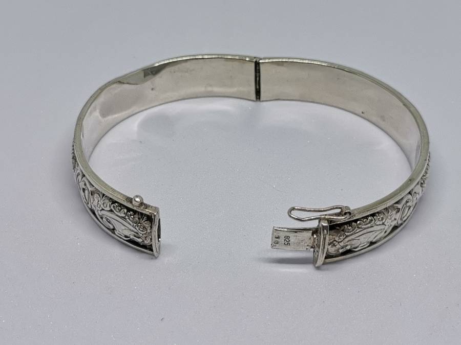 Detailed Silver Bangle