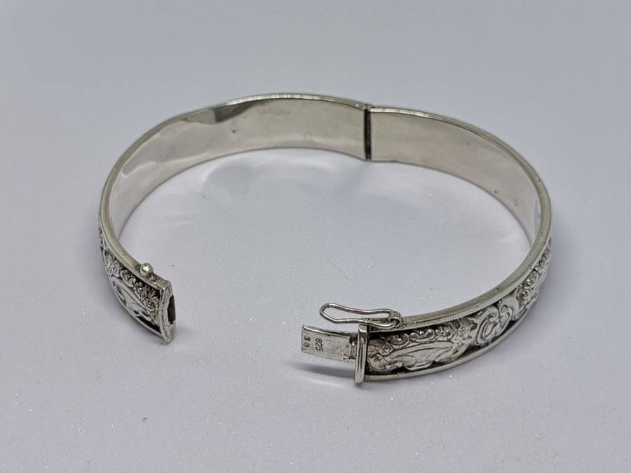 Detailed Silver Bangle