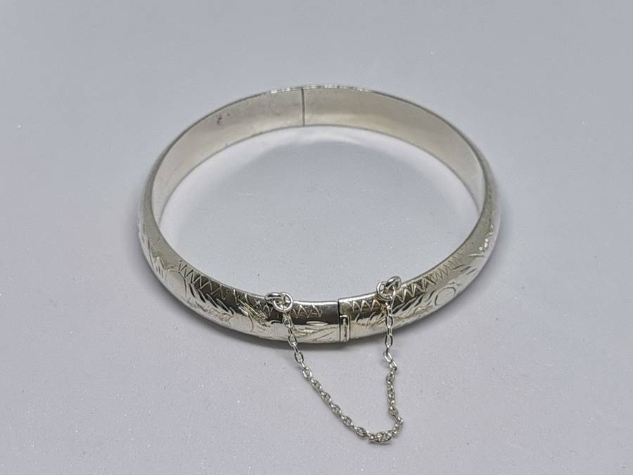 Detailed Silver Bracelet