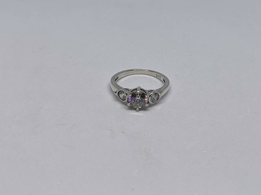 Pretty Silver Trilogy Ring