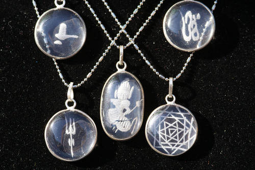 PENDANT \ NECKLACES - GLASS PENDANT
