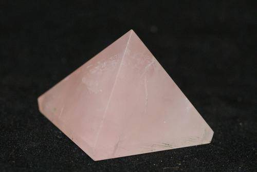 PYRAMID - ROSE QUARTZ