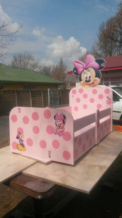 Toddler Minnie Mouse Bed!!!!!
