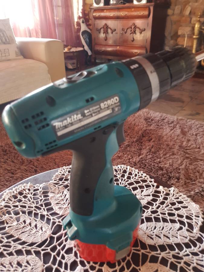 MAKITA CORDLESS DRILL