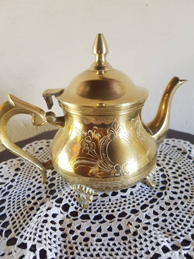 VINTAGE BRASS TEA/COFFEE SET IN PRISTINE CONDITION