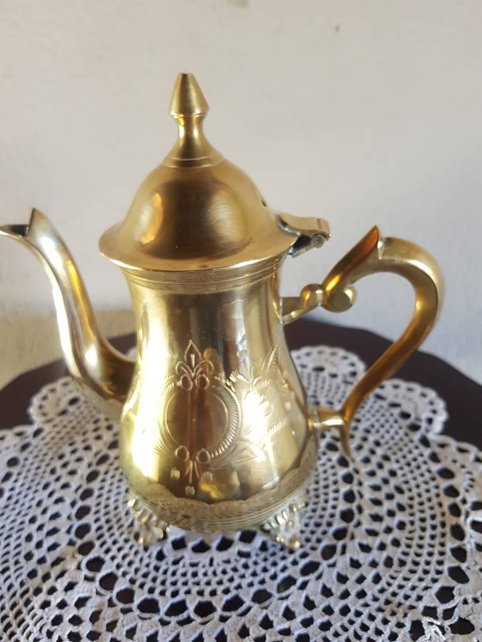 VINTAGE BRASS TEA/COFFEE SET IN PRISTINE CONDITION
