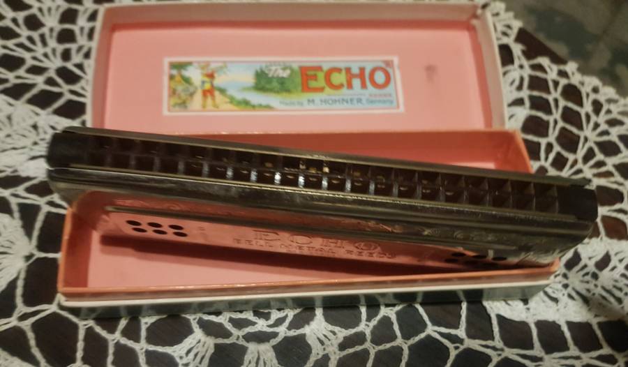 STUNNING VINTAGE HARMONICA M.HONER ECHO DOUBLE SIDED PLAYING