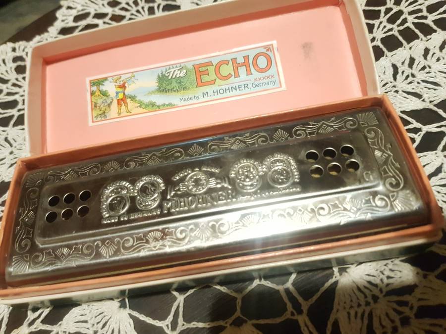 STUNNING VINTAGE HARMONICA M.HONER ECHO DOUBLE SIDED PLAYING
