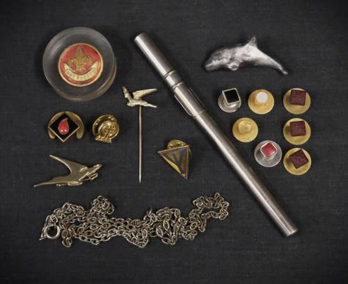 Vintage Pins, Buttons, Bits and Bobs