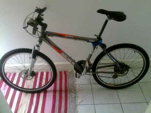 Avalanche Reflex Mountain Bike- Front suspension and disk brakes