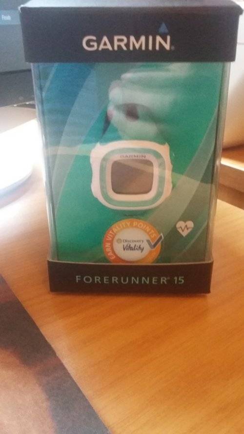 BRAND NEW GARMIN FORERUNNER 15