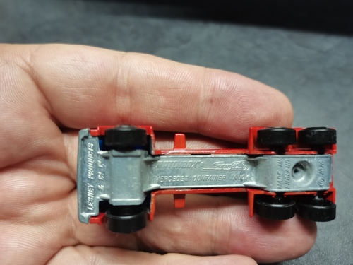 Matchbox Mercedes Container Truck