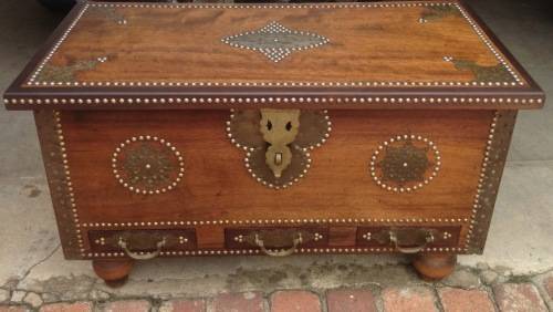 STUNNING WOOD AND BRASS KIST BOUGHT IN KENYA  ABOUT 30 YEARS AGO.