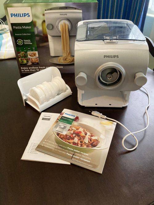 Philips Avance Series Pasta Maker in excellent condition in original box with everything