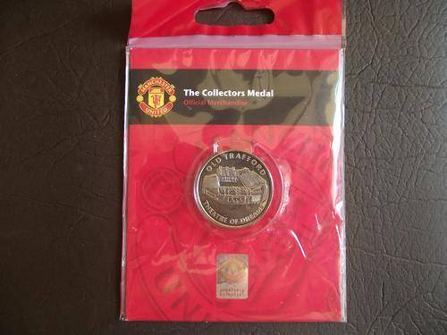 MANCHESTER UNITED SILVER MEDAL