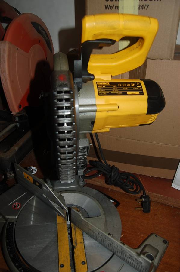 DE WALT COMPOUND MITRE SAW PRICE NOW REDUCED