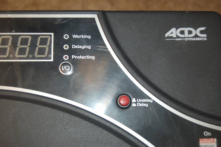 AC-DC DYNAMICS VOLTAGE REGULATOR