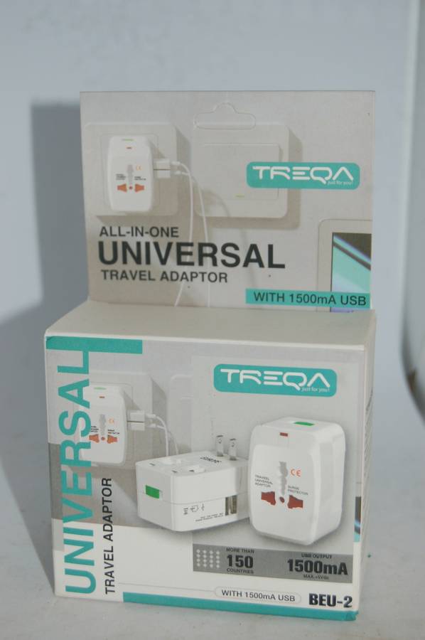 UNIVERSAL TRAVEL PLUG ADAPTER