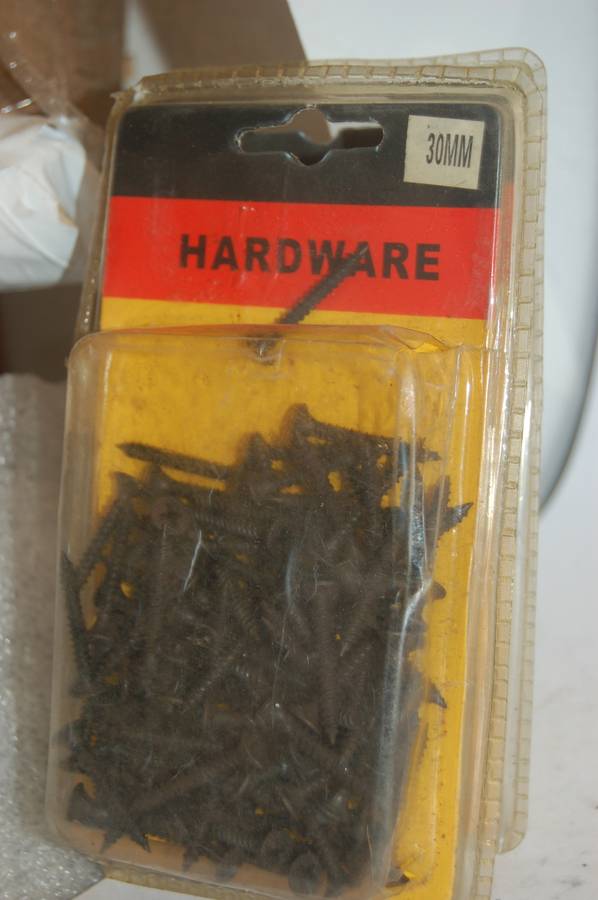 DRY WALL SCREWS IN PACKS OF 50 WITH 30MM LENGTH