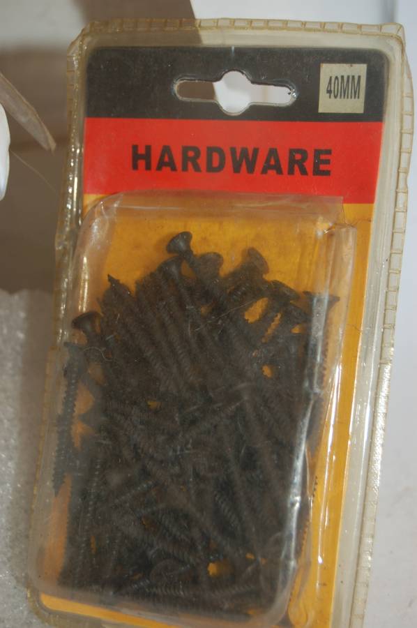 DRY WALL SCREWS IN PACKS OF 50 WITH 40MM LENGTH