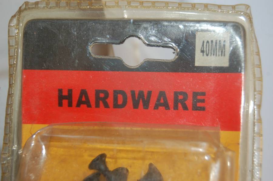 DRY WALL SCREWS IN PACKS OF 50 WITH 40MM LENGTH