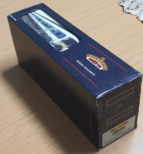 Bachmann OO scale 3 car DMU